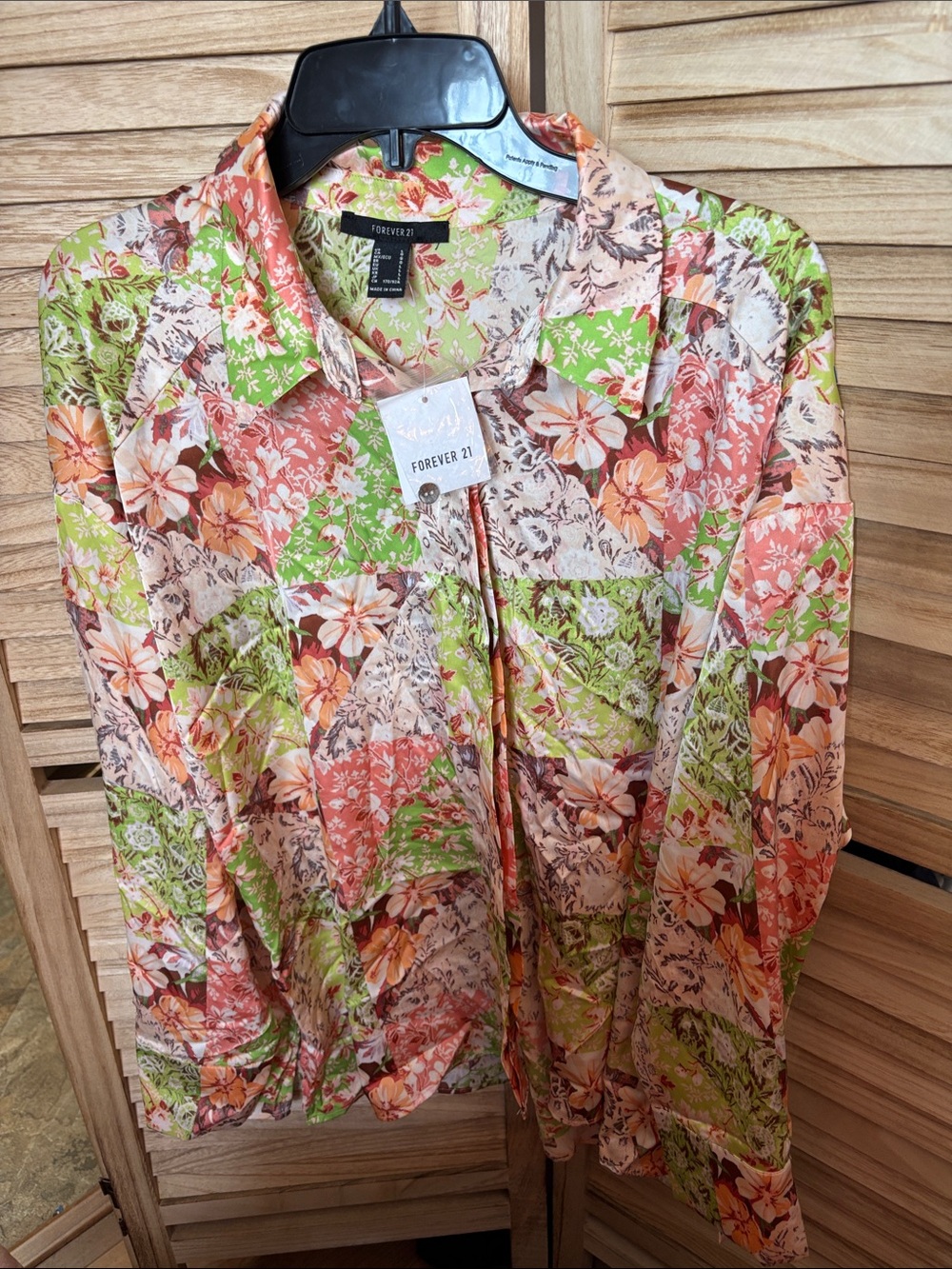 Forever 21 Floral Patchwork Button-Front Top in Coral, Green, Cream Large NWT